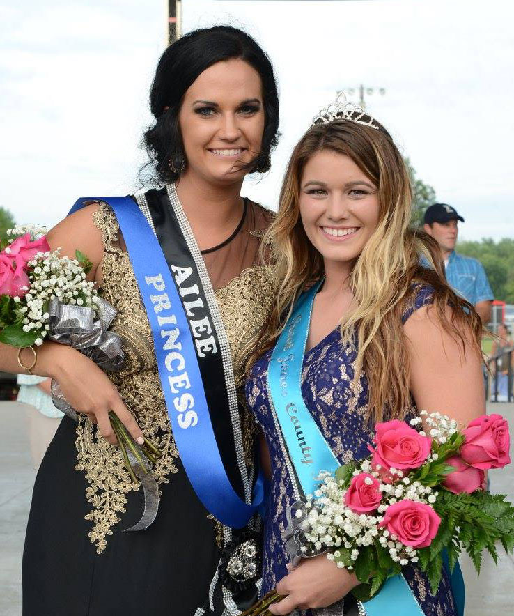 Cassidy Moore and Aislynn Langdon, 2016 Great Jones County Fair Queen & Princess!