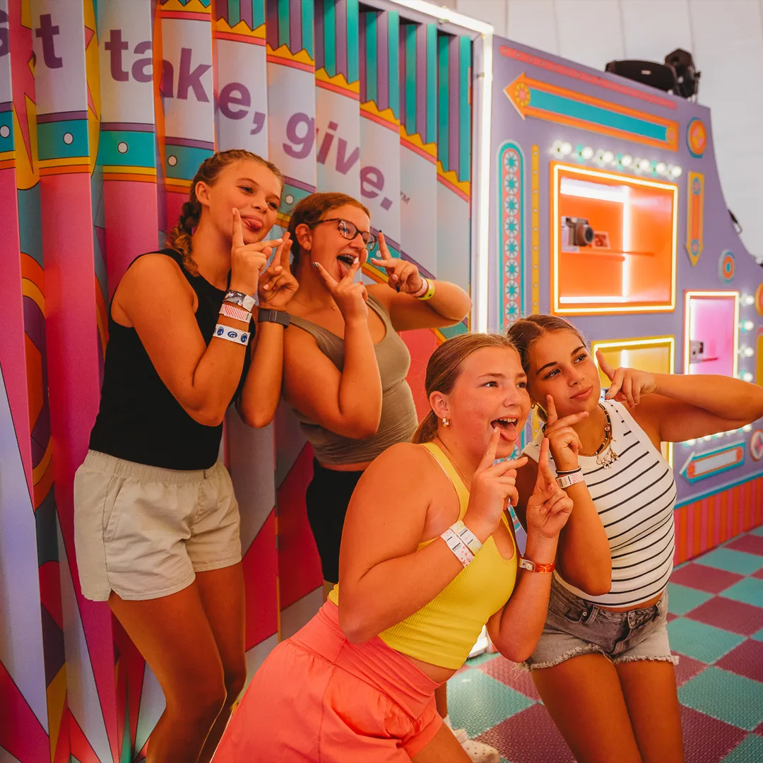 Girls taking pics